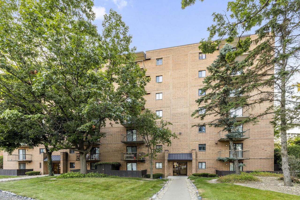 6020 Lake Bluff Dr. #701, Tinley Park, IL 60477