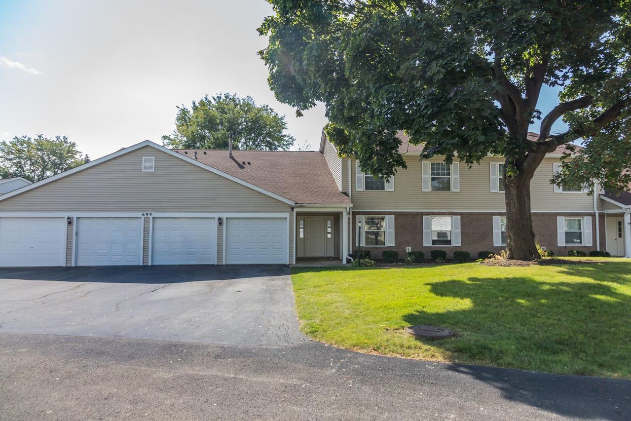 699 Greenfield Ct. #B2, Bartlett, IL 60103