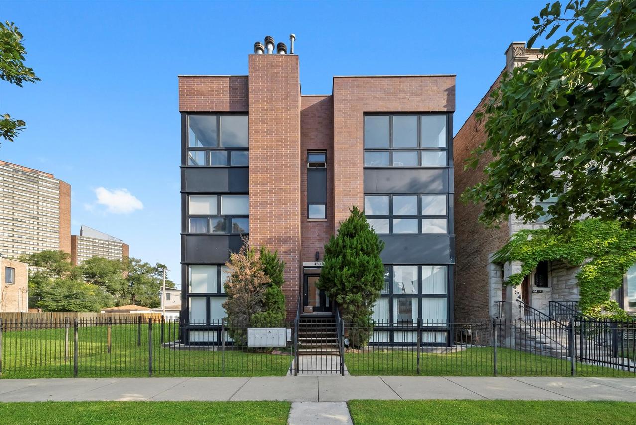 450 E Bowen Ave. #1E, Chicago, IL 60653