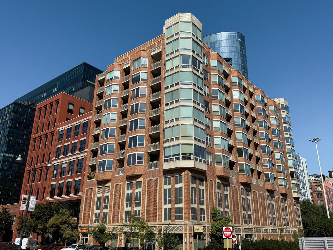 720 W Randolph St. #608, Chicago, IL 60661