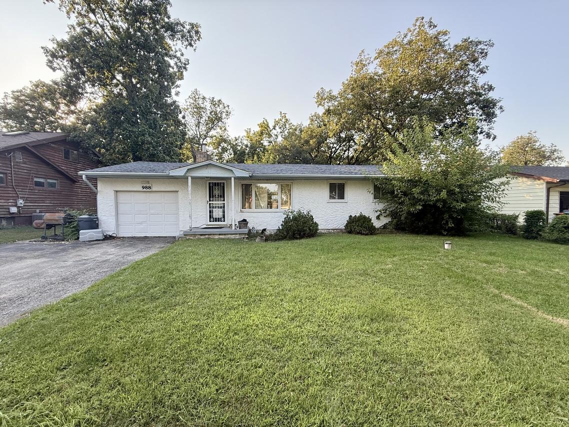 988 Spruce Ln., St. Anne, IL 60964