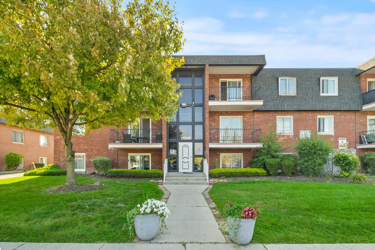 17006 Novak Dr. #101, Hazel Crest, IL 60429