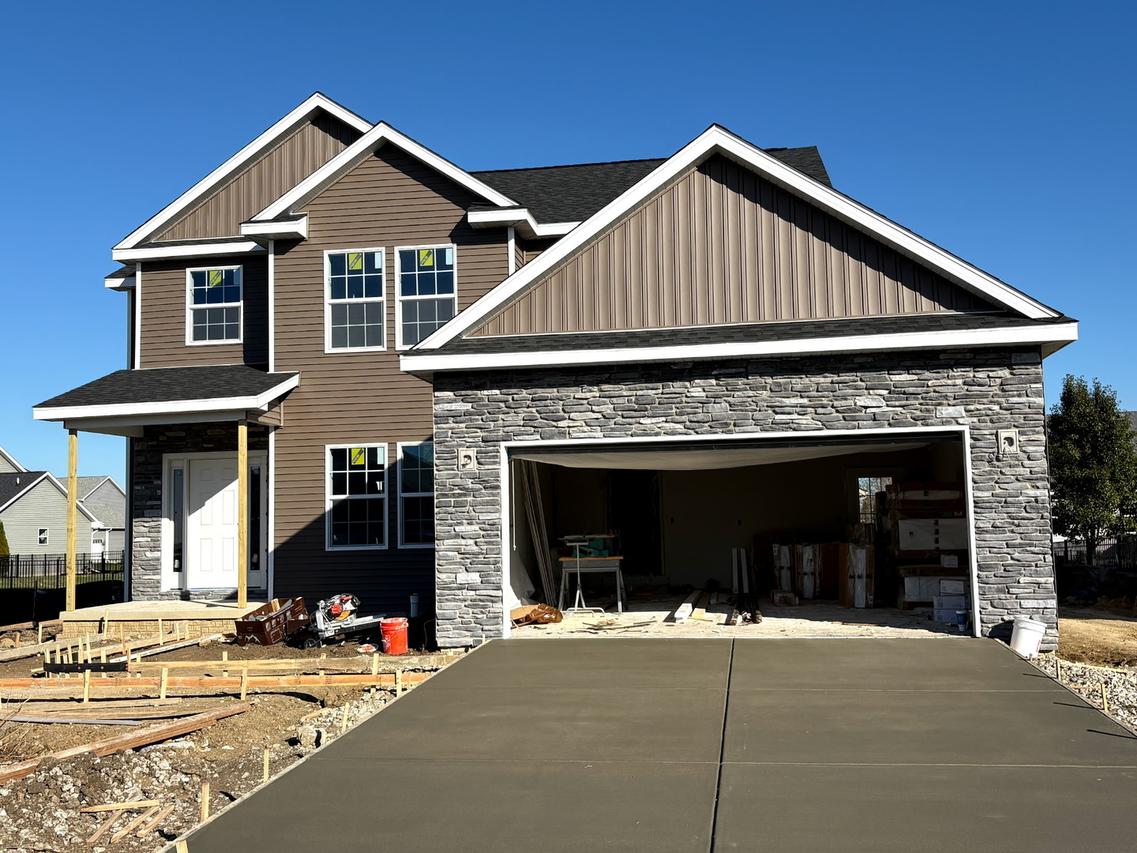 108 Shiloh Dr., Savoy, IL 61874