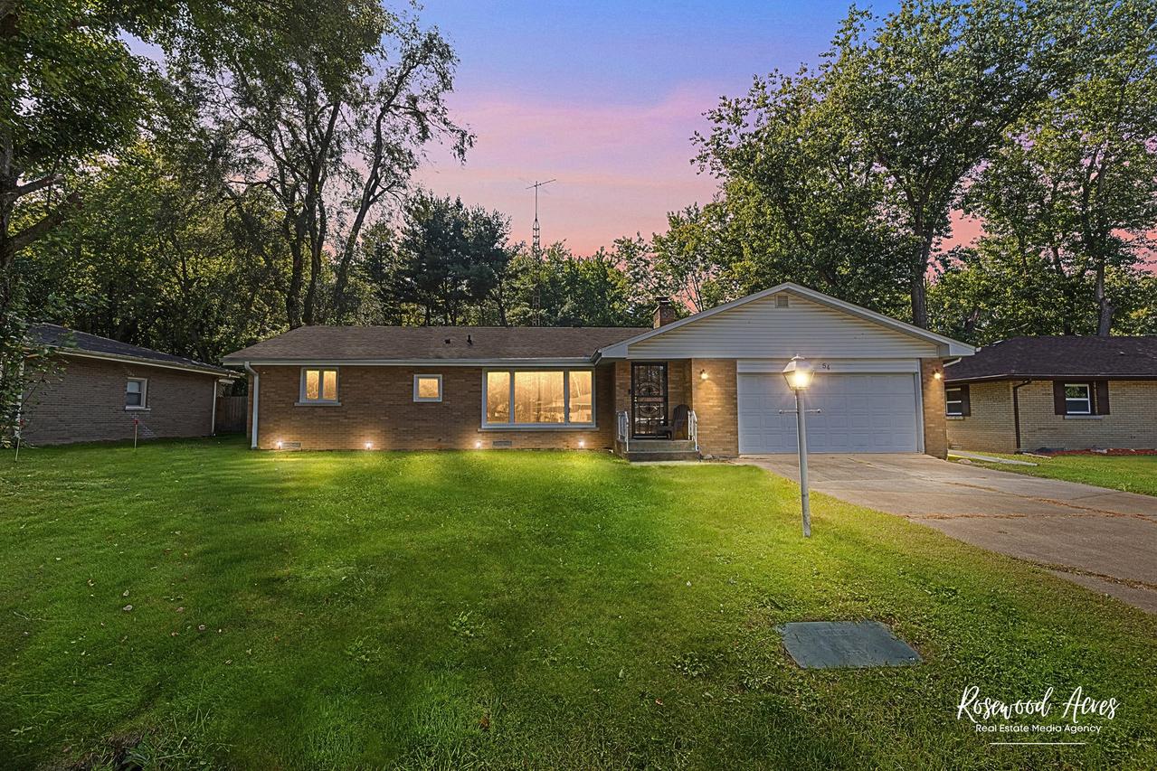 54 Cherry Dr., Kankakee, IL 60901