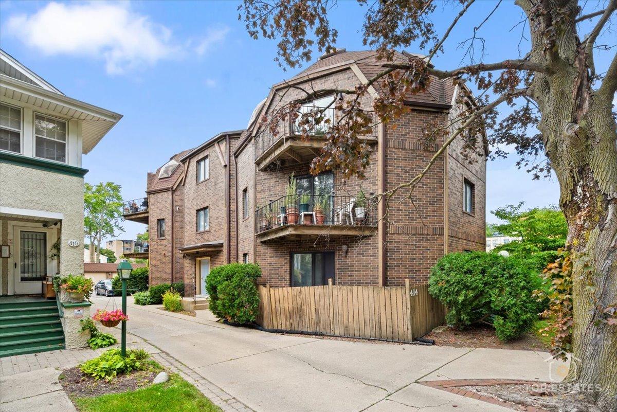 414 Franklin Ave. #3A, River Forest, IL 60305