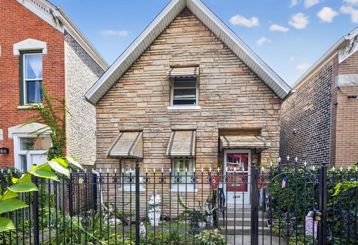 1811 W Superior St., Chicago, IL 60622