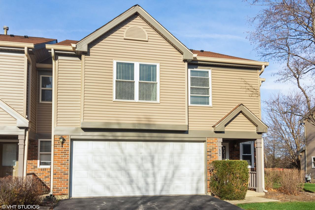 734 E Whispering Oaks Ct. #10E, Palatine, IL 60074