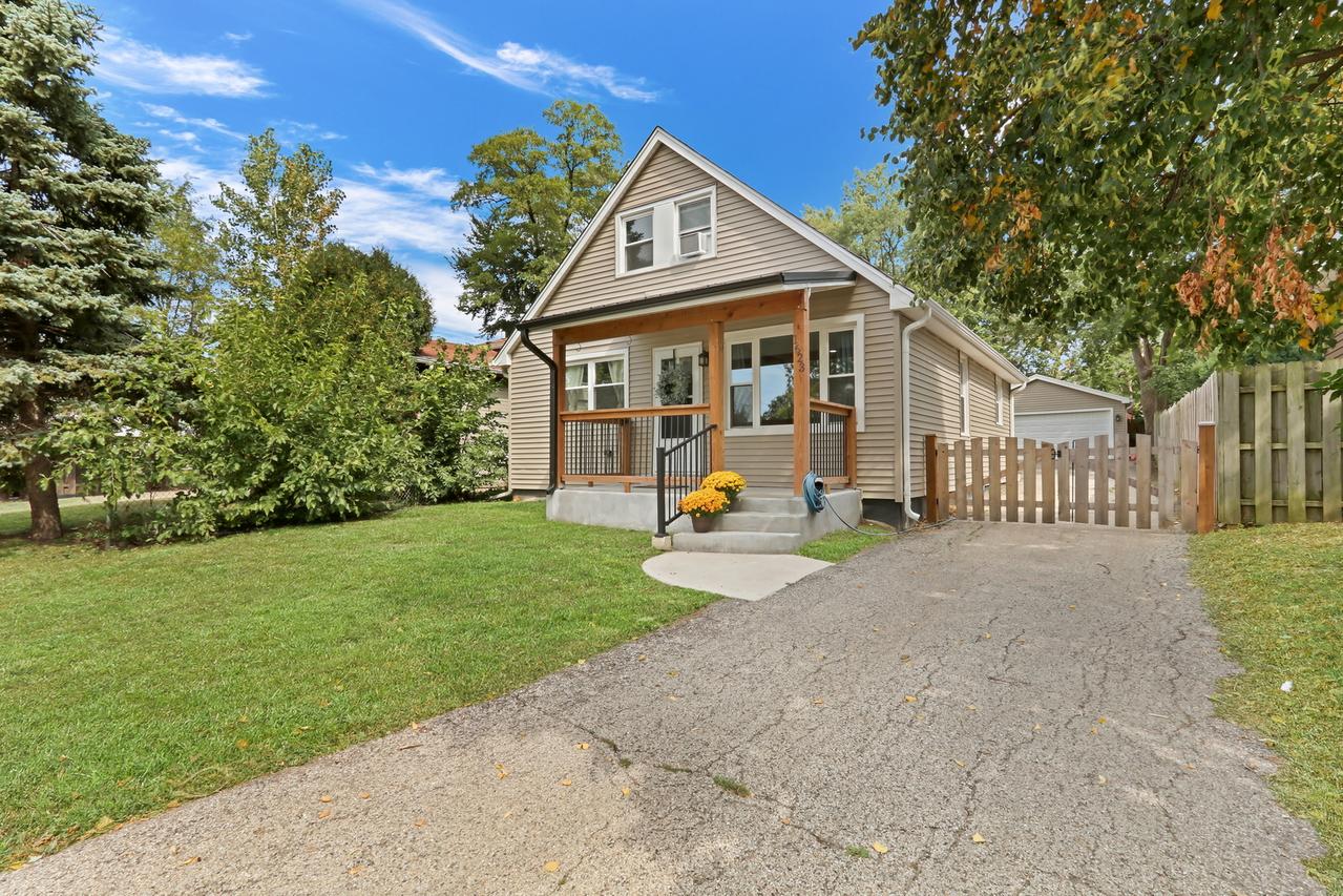 1623 N Hickory Ave., Round Lake Beach, IL 60073