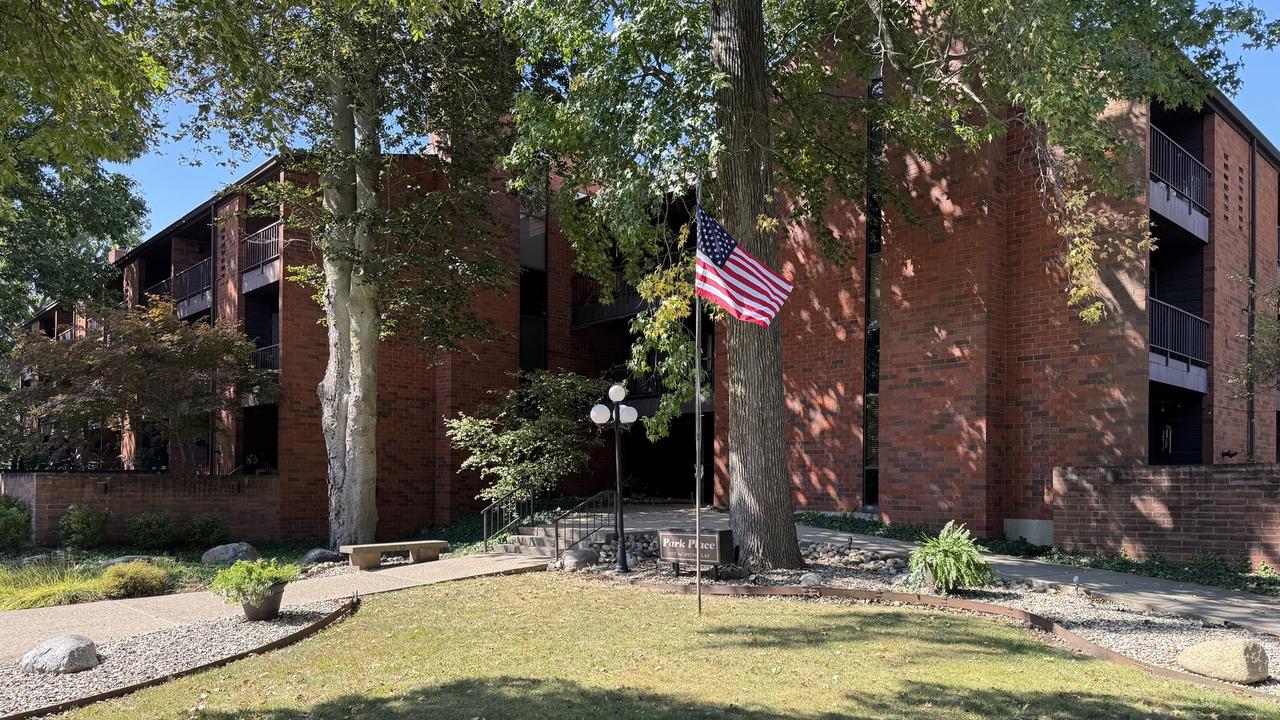 107 N Elm St. #110, Champaign, IL 61820