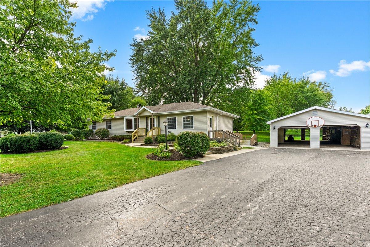 3405 Dean St., Woodstock, IL 60098