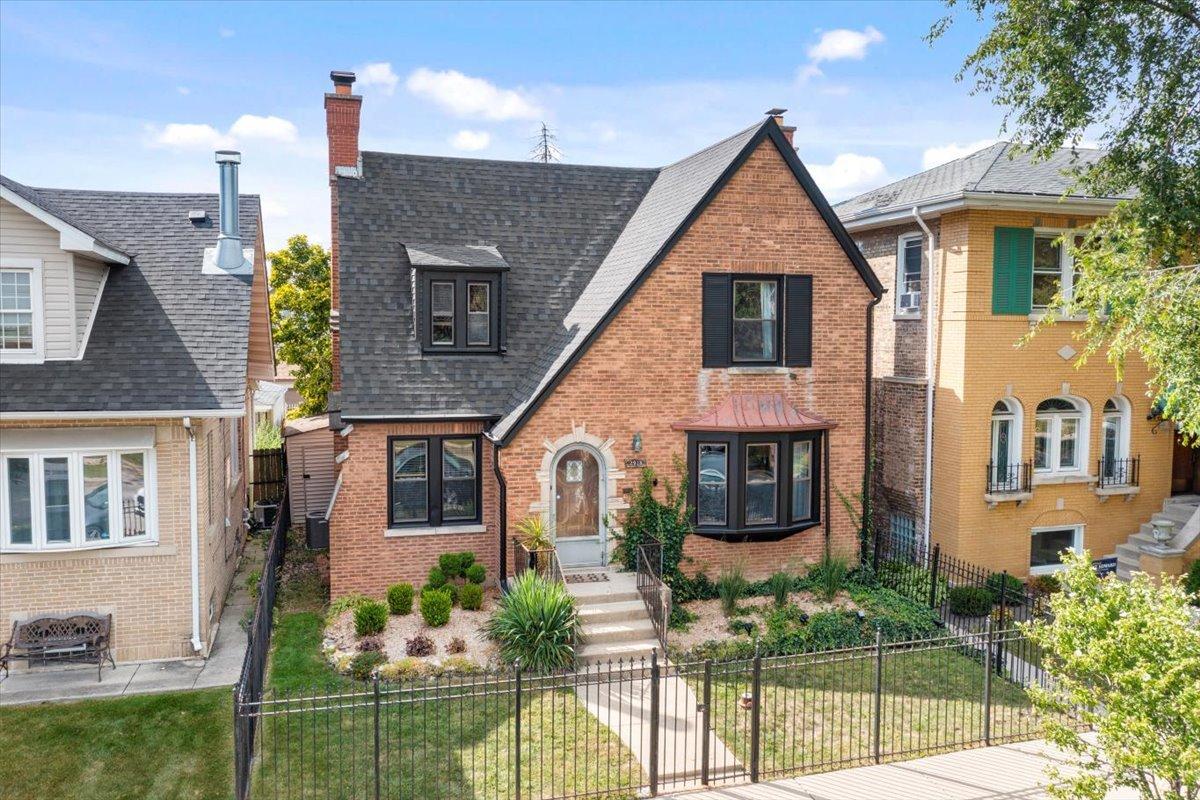 2918 N Lotus Ave., Chicago, IL 60641