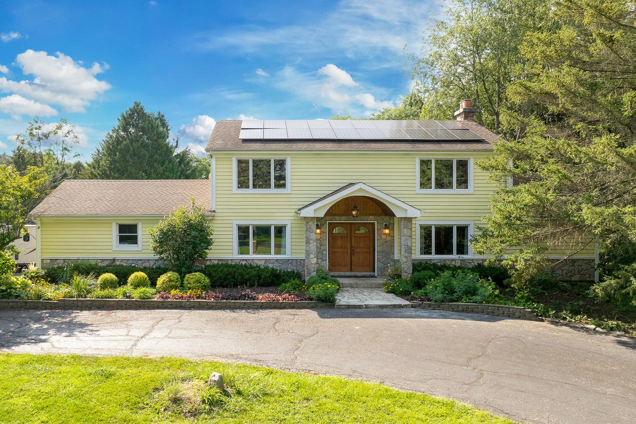 1907 Cherry Valley Rd., Woodstock, IL 60098