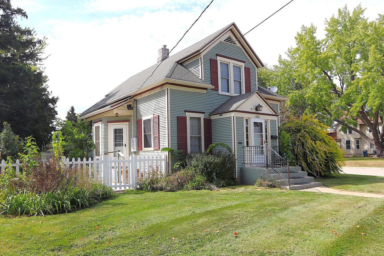 1246 Wauponsee St., Morris, IL 60450