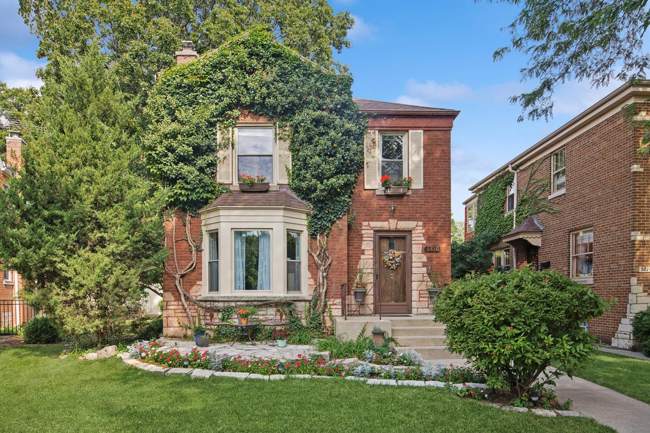 5810 N Kirby Ave., Chicago, IL 60646