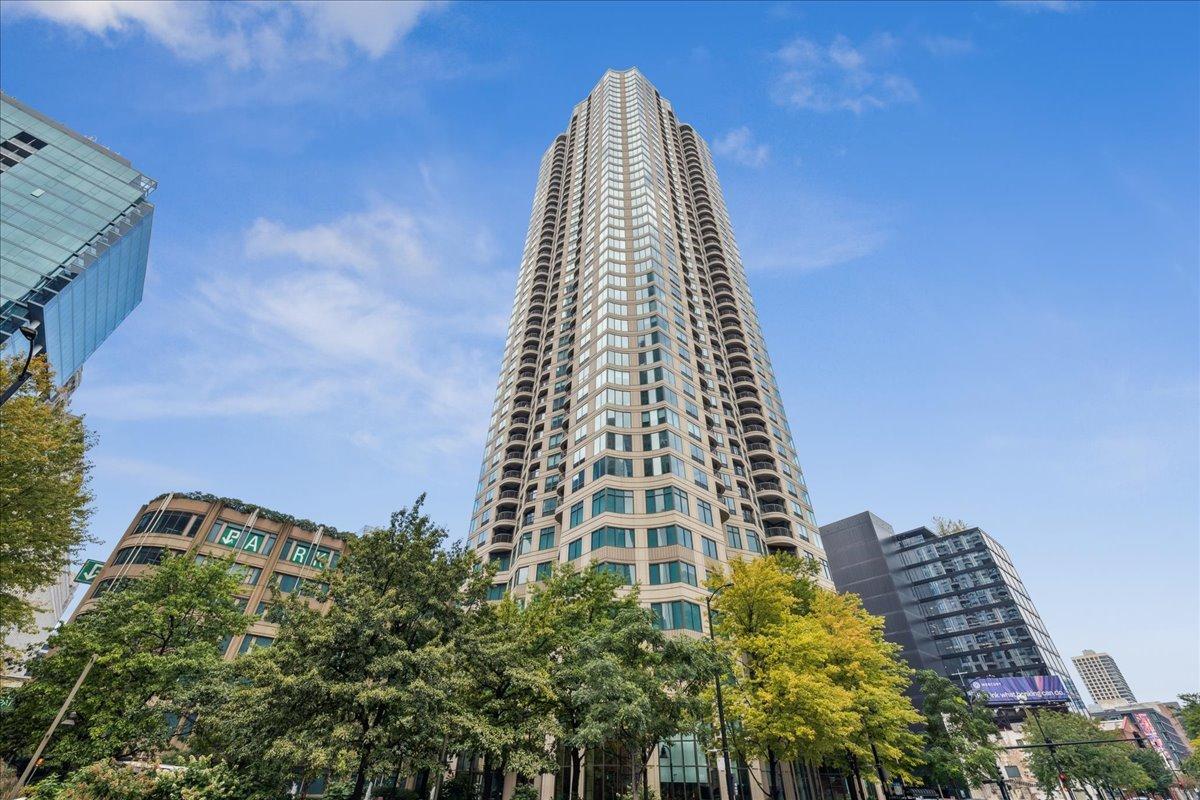 400 N Lasalle St. #1410, Chicago, IL 60654