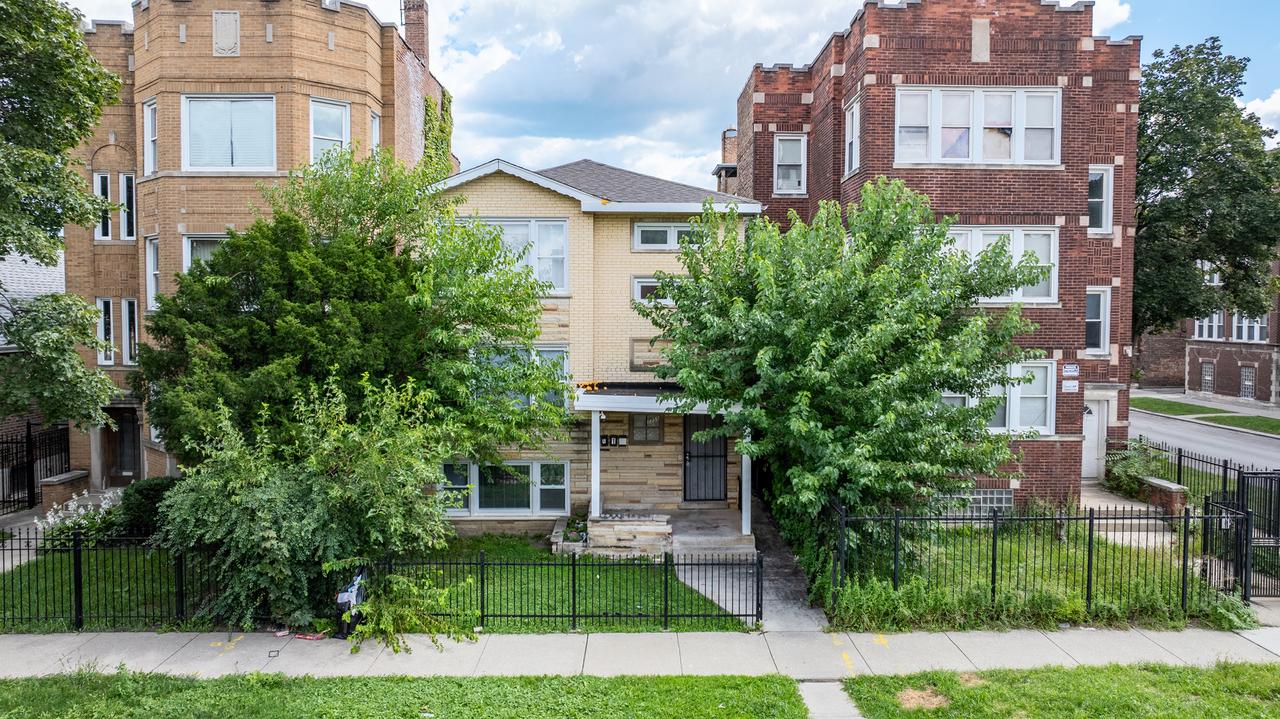 7755 S Paulina St., Chicago, IL 60620