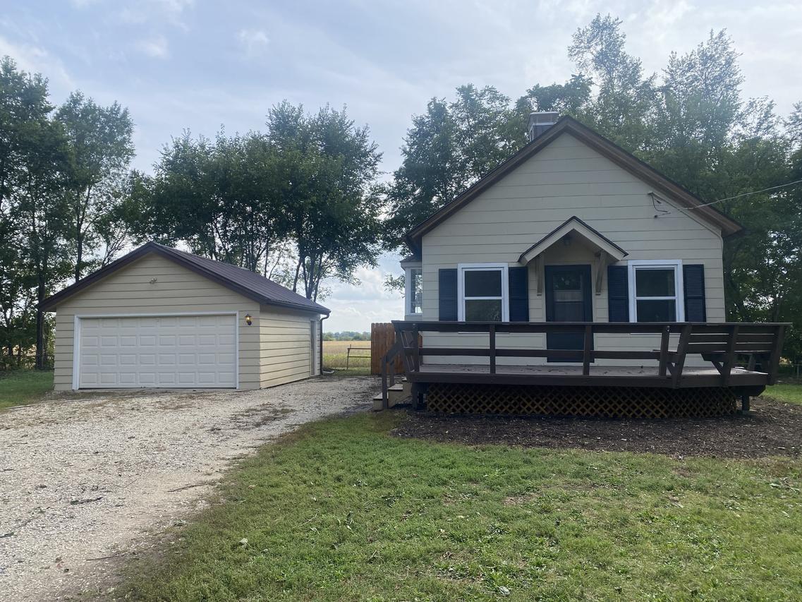 15601 W South Street Rd., Woodstock, IL 60098