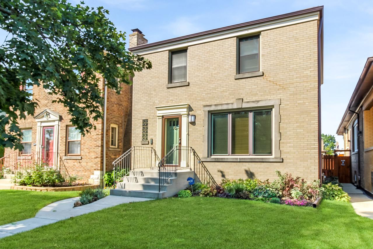 2048 N Oak Park Ave., Chicago, IL 60707