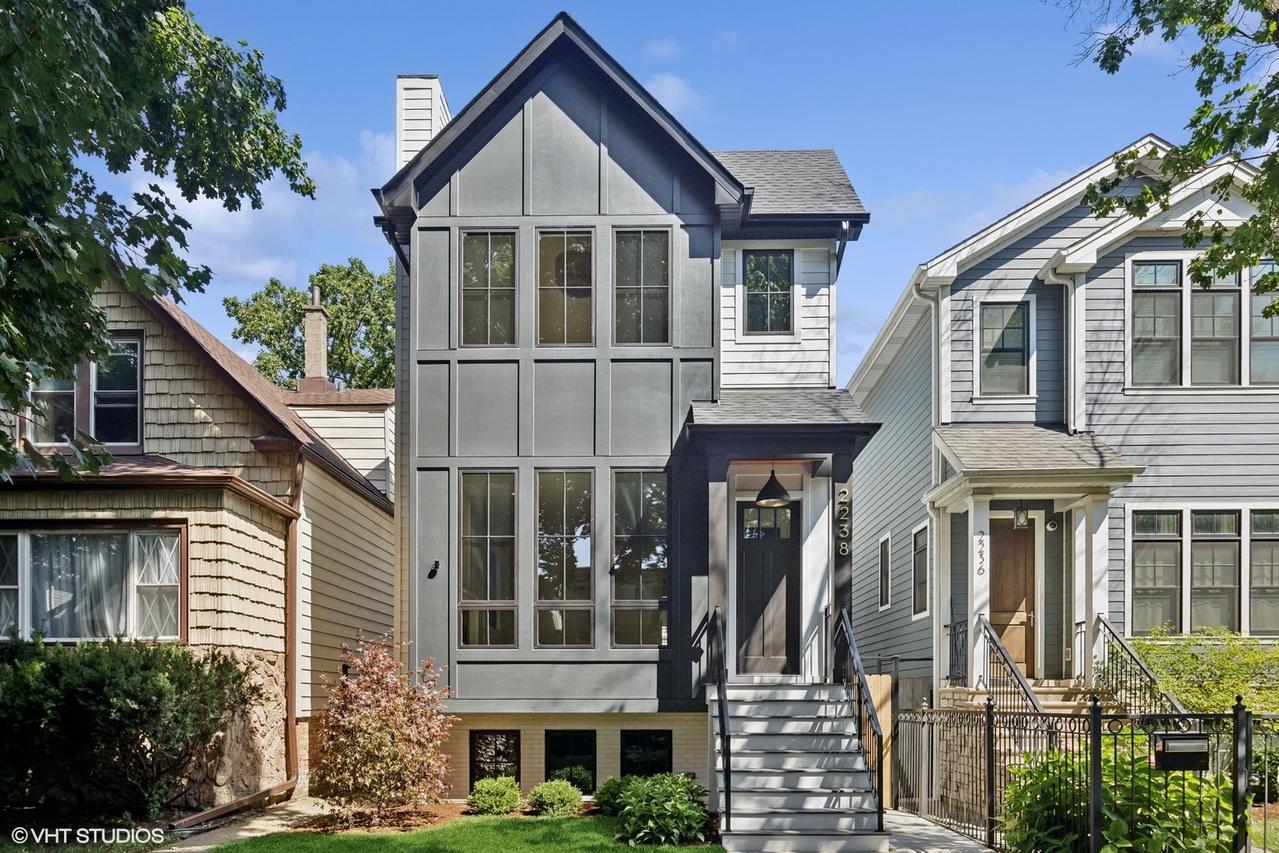 3306 N Hoyne Ave., Chicago, IL 60618
