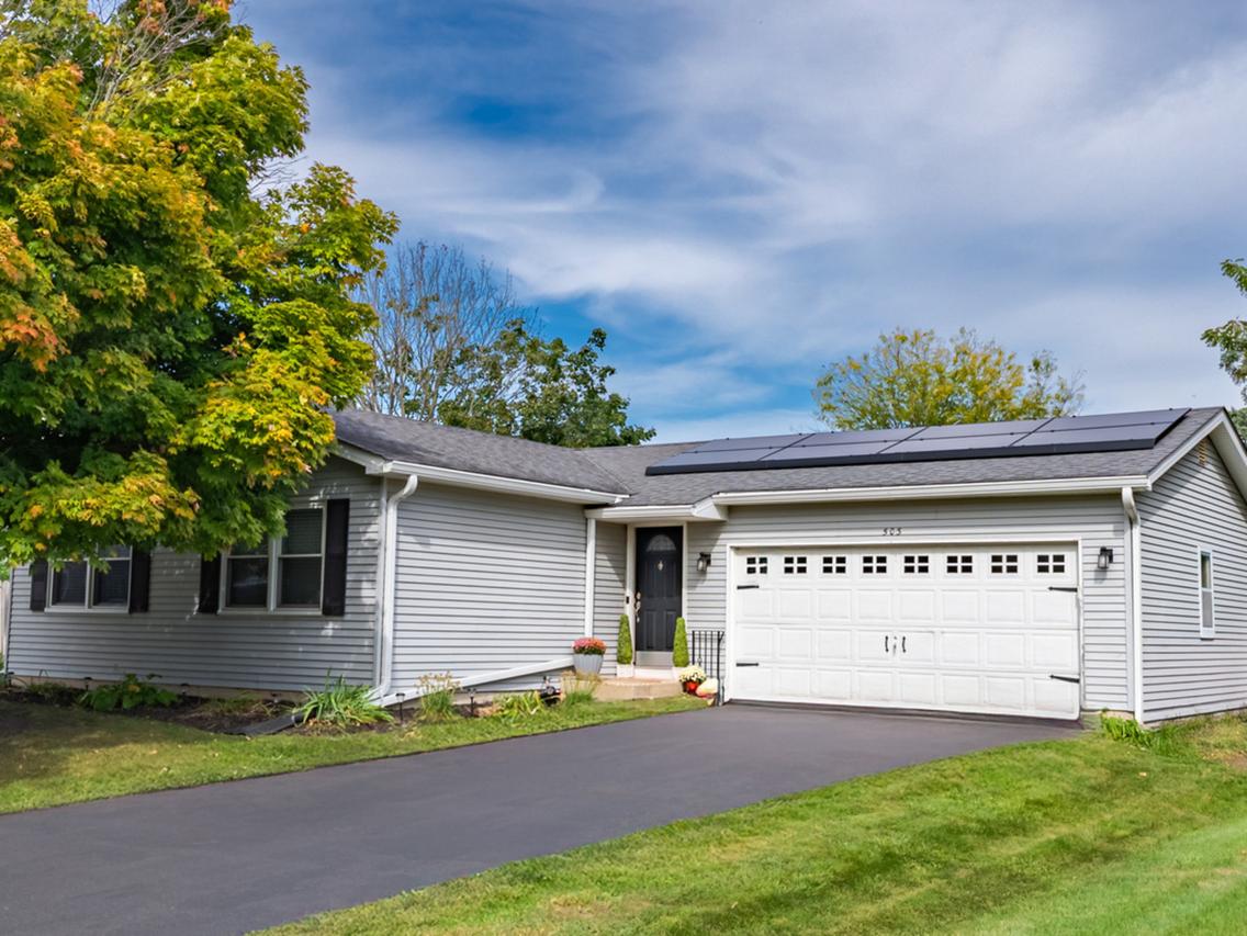 503 Redwood Ct., North Aurora, IL 60542