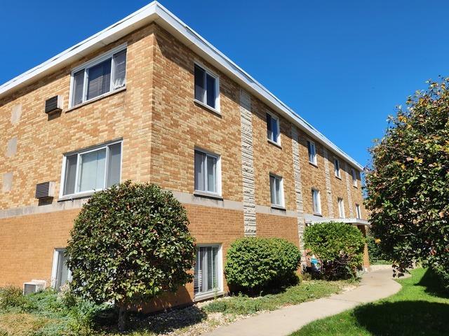 5574 S Archer Ave. #2C, Chicago, IL 60638