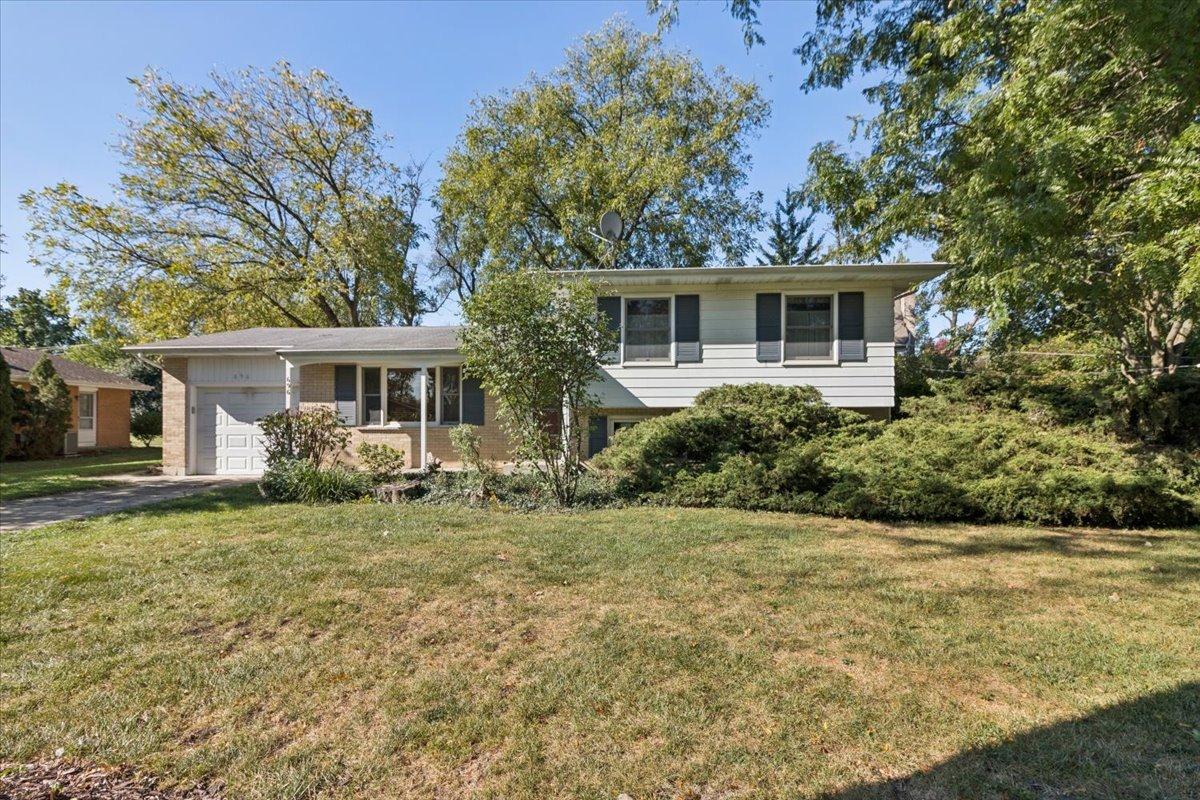 696 N Stephen Dr., Palatine, IL 60067