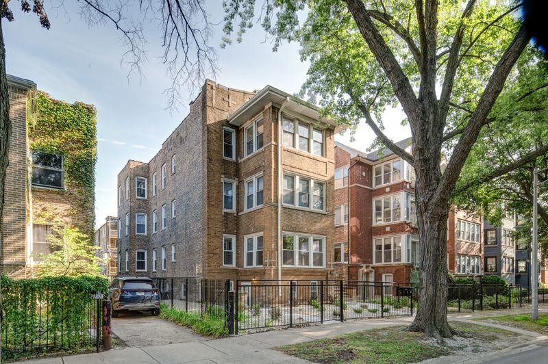 1334 W Winnemac Ave., Chicago, IL 60640