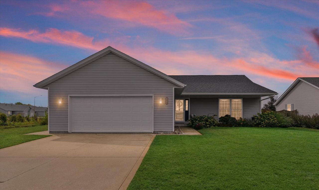 1415 Honeysuckle Ln., Farmer City, IL 61842