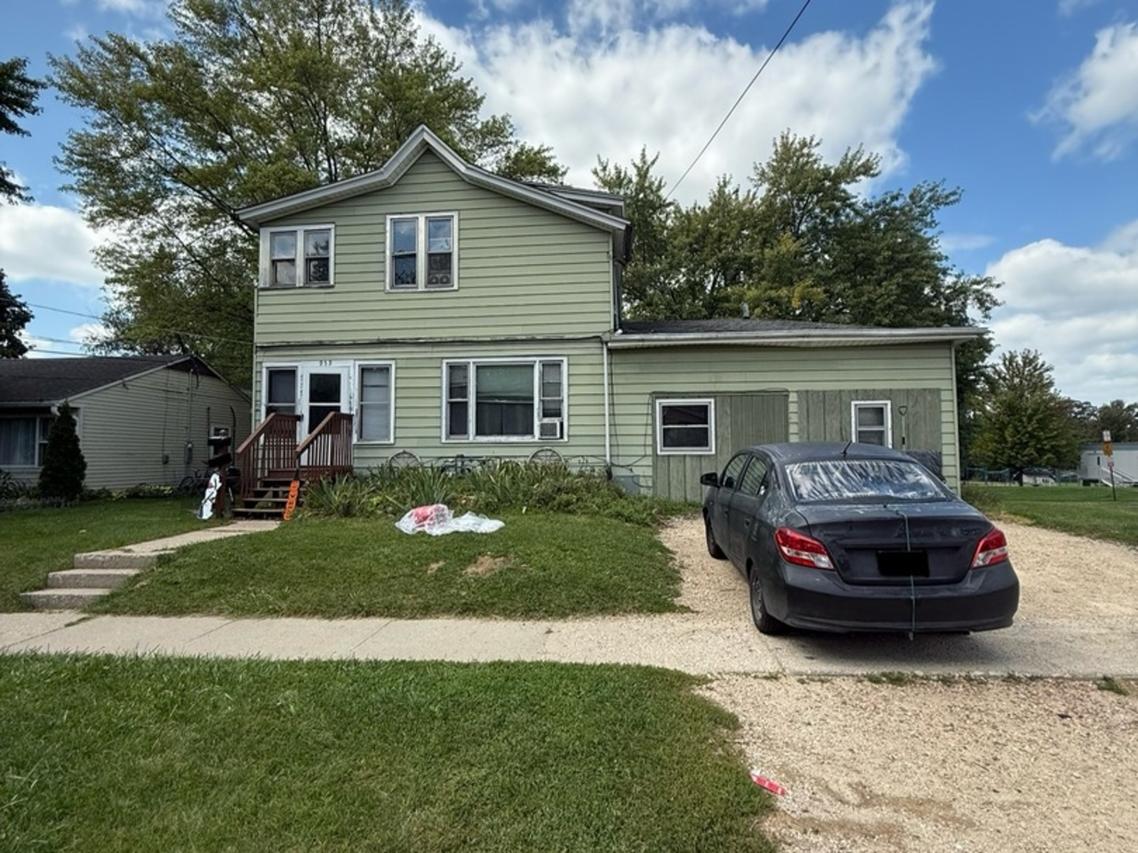 959 N 12th St., Dekalb, IL 60115
