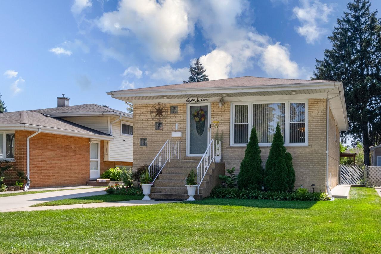 816 Augusta St., Maywood, IL 60153