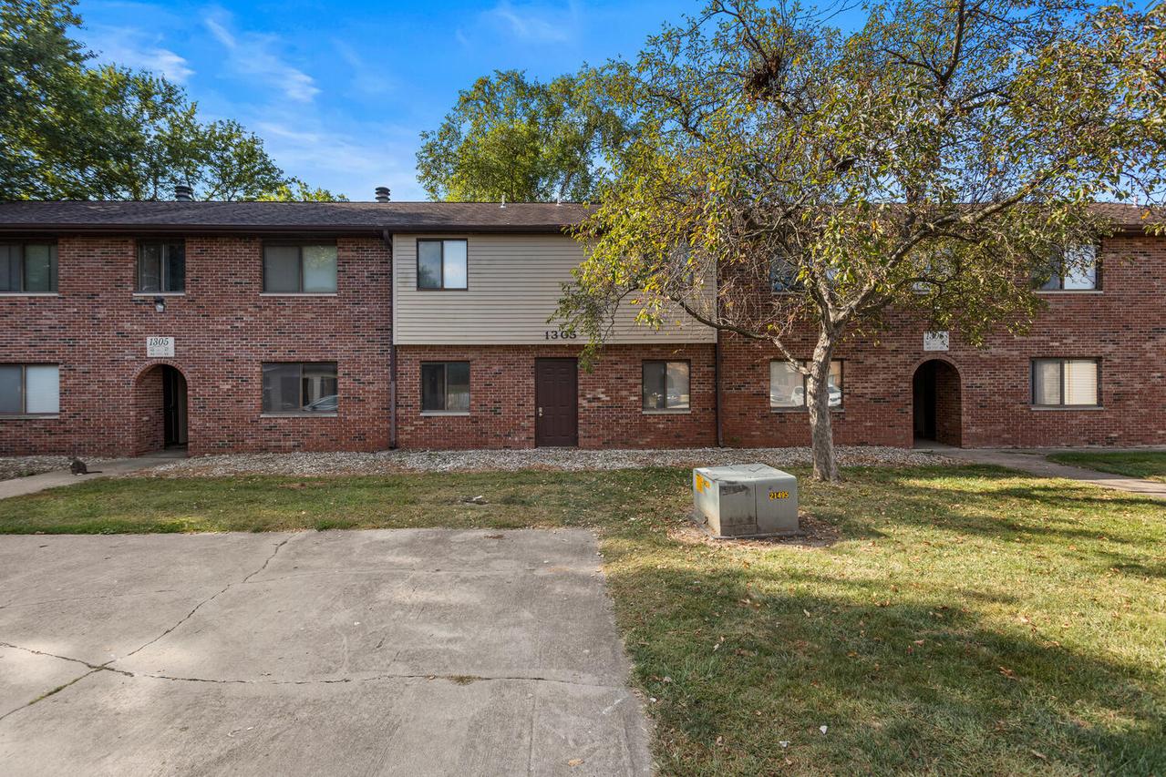 1305 Christopher Cir. #7, Urbana, IL 61802