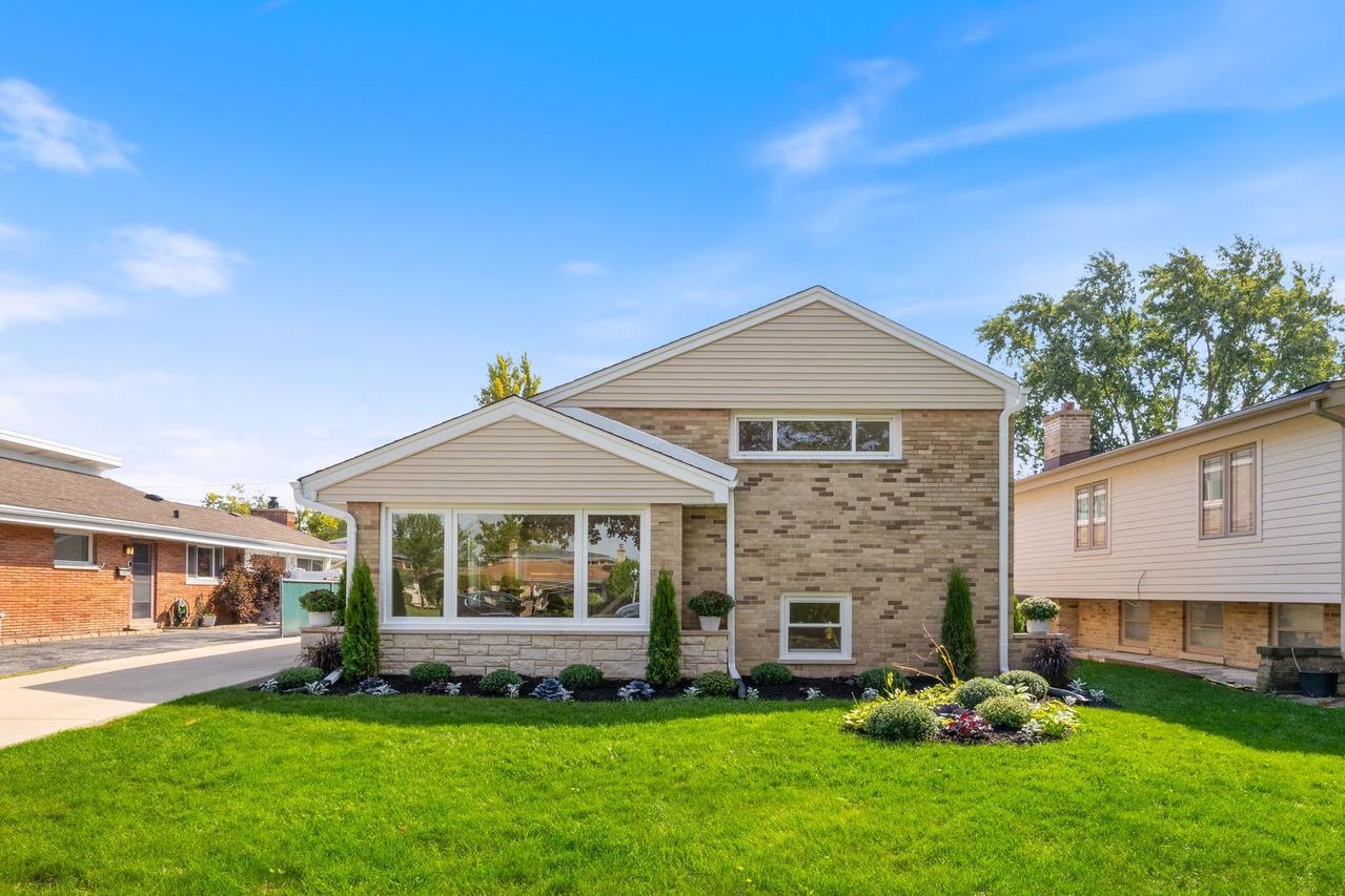 1025 N Knight Ave., Park Ridge, IL 60068
