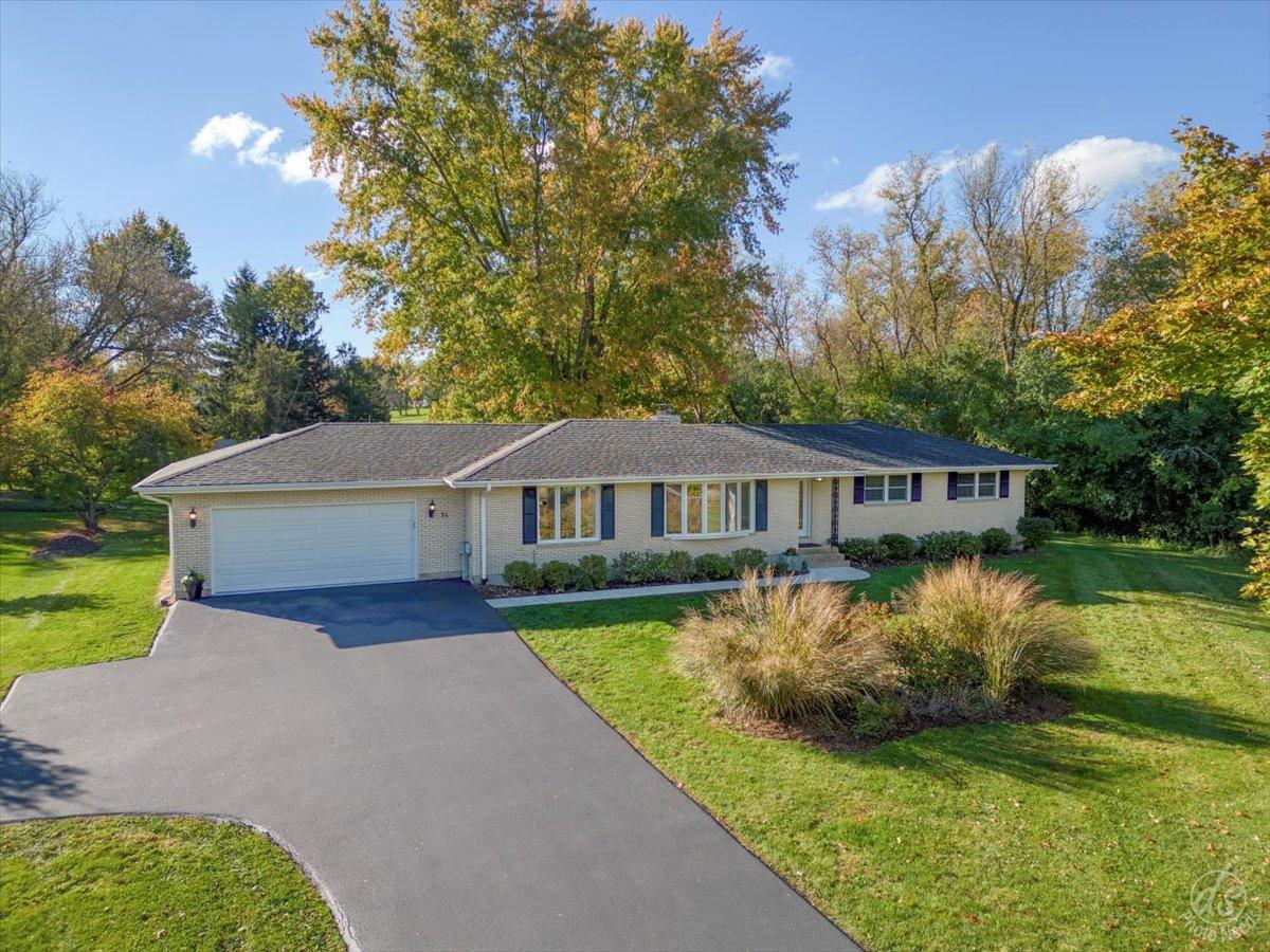 71 Flint Dr., Barrington, IL 60010