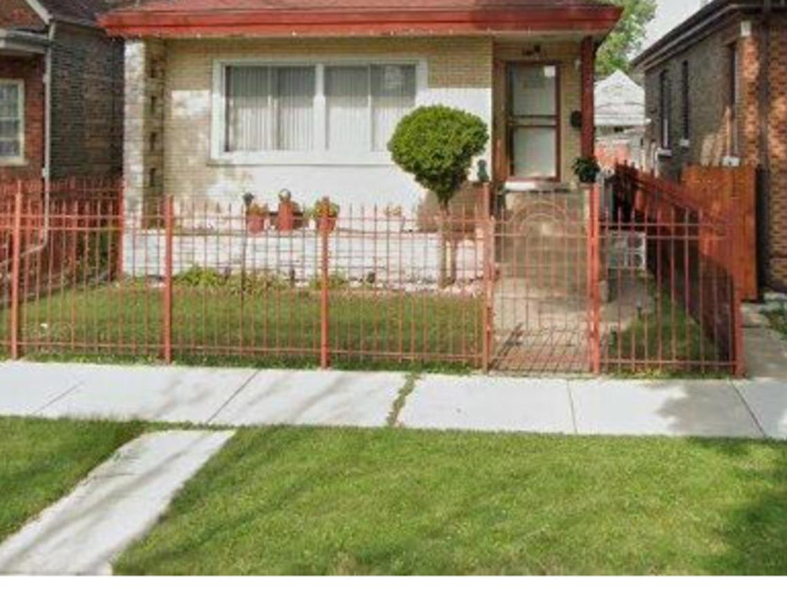 7130 S Richmond St., Chicago, IL 60629