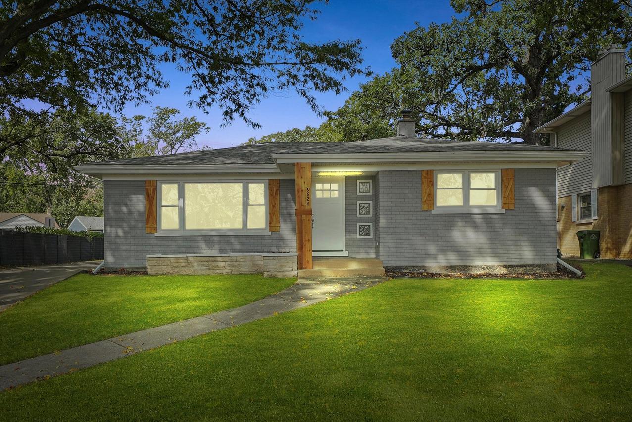 9624 W Shore Dr., Oak Lawn, IL 60453