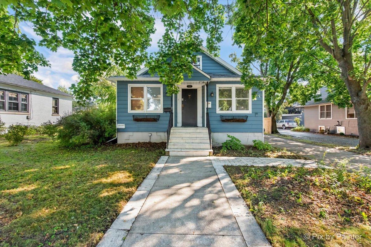 323 W Main St., Barrington, IL 60010