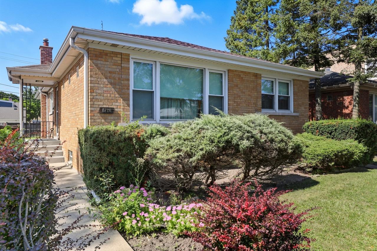 8728 Trumbull Ave., Skokie, IL 60076