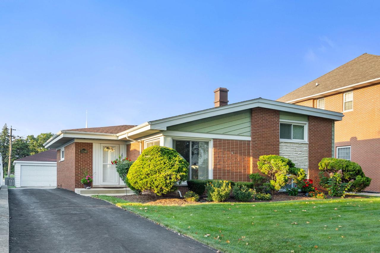 11140 Windsor Dr., Westchester, IL 60154