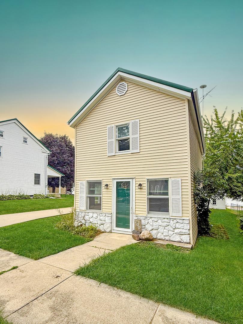 202 S Main St., Orangeville, IL 61060