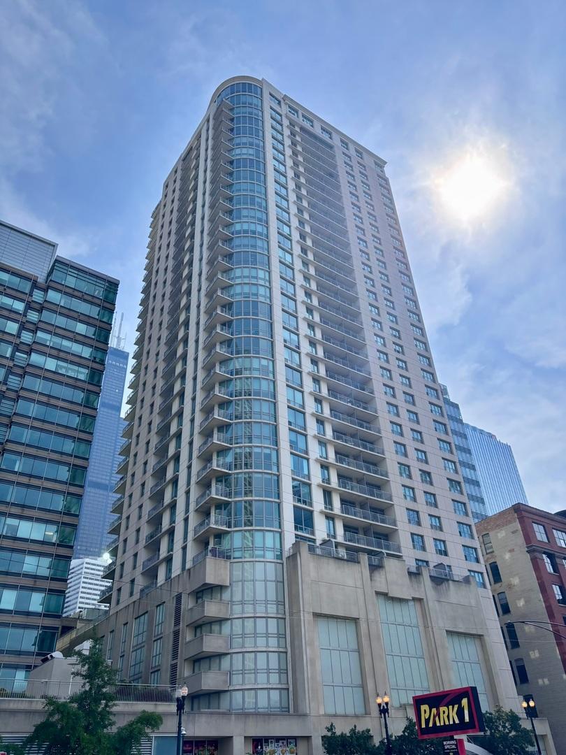 125 S Jefferson St. #2201, Chicago, IL 60661