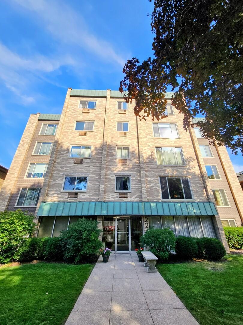 224 S Oak Park Ave. #1B, Oak Park, IL 60302