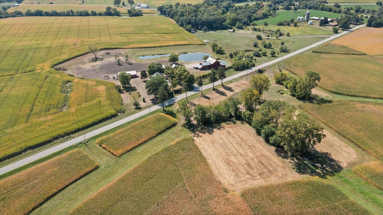 953 N 2401st Rd., Ottawa, IL 61350