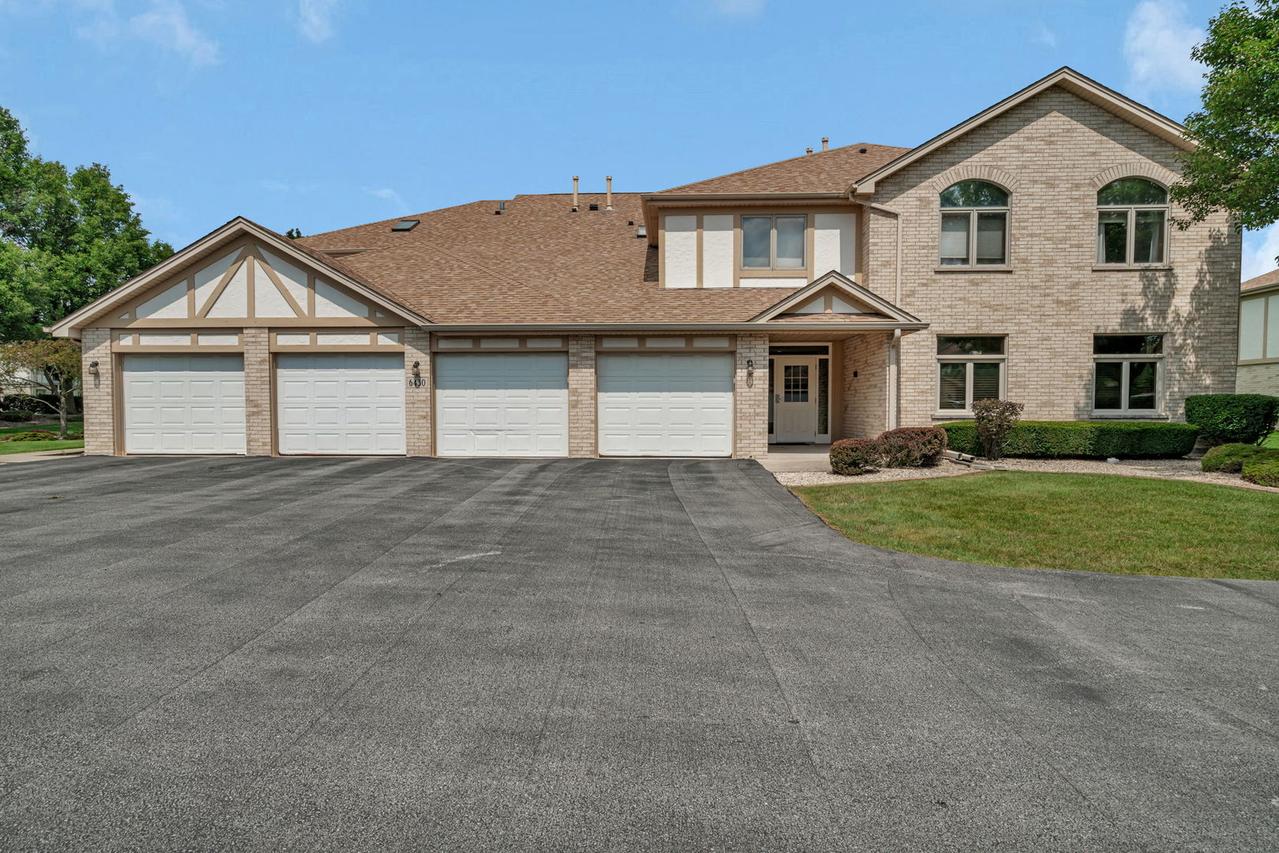 6430 Pinecone Dr. #1W, Tinley Park, IL 60477
