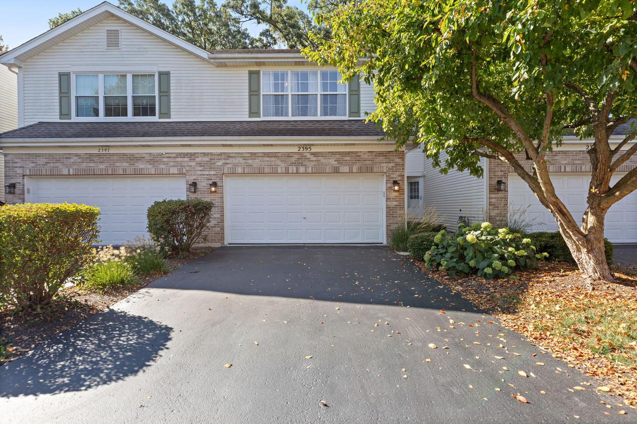 2395 Stoughton Cir., Aurora, IL 60502