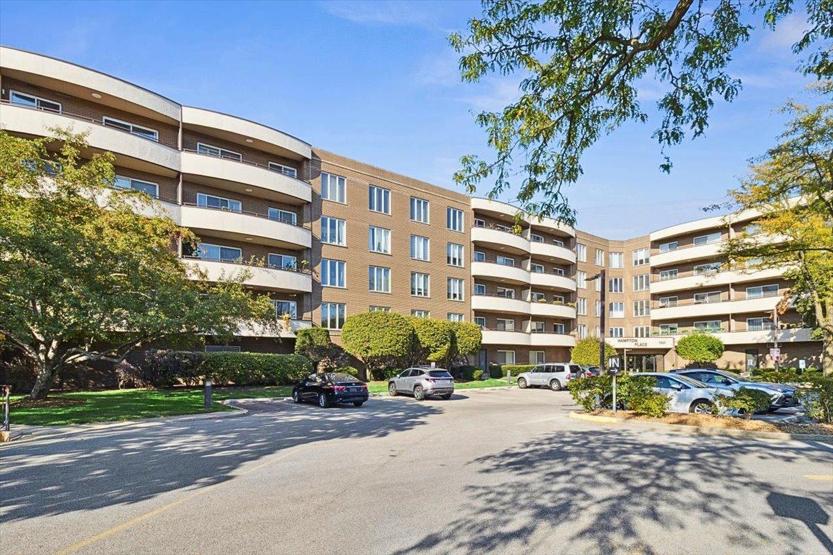 7201 N Lincoln Ave. #308, Lincolnwood, IL 60712