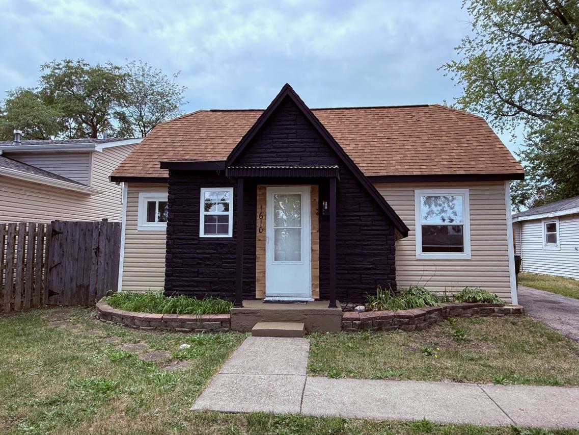 1610 Goldenrod Ter., Round Lake Beach, IL 60073