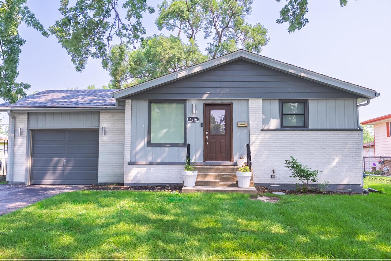 4316 Mann St., Oak Forest, IL 60452