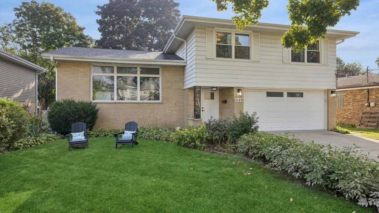 1123 N Dunton Ave., Arlington Heights, IL 60004