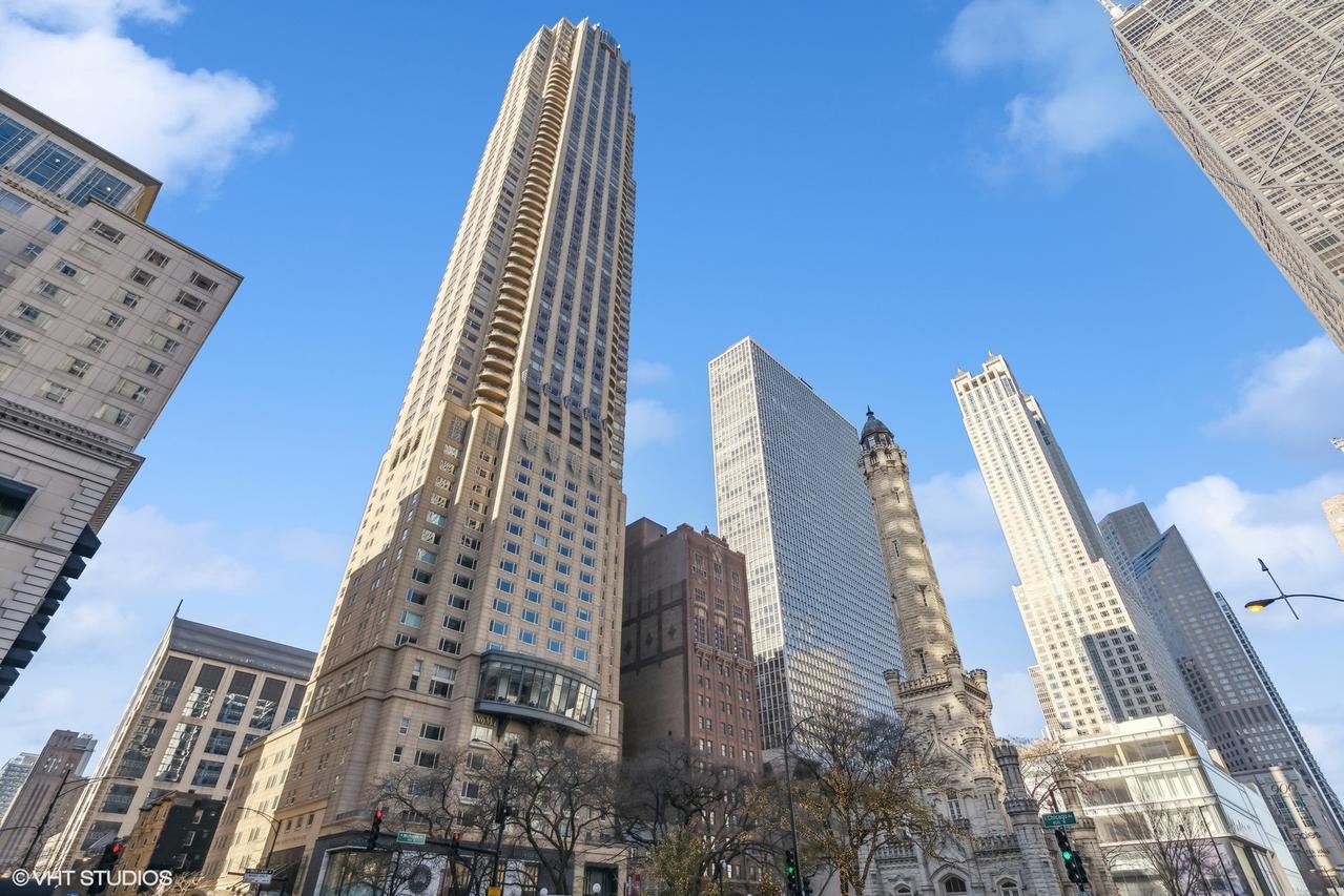 800 N Michigan Ave. #3501, Chicago, IL 60611