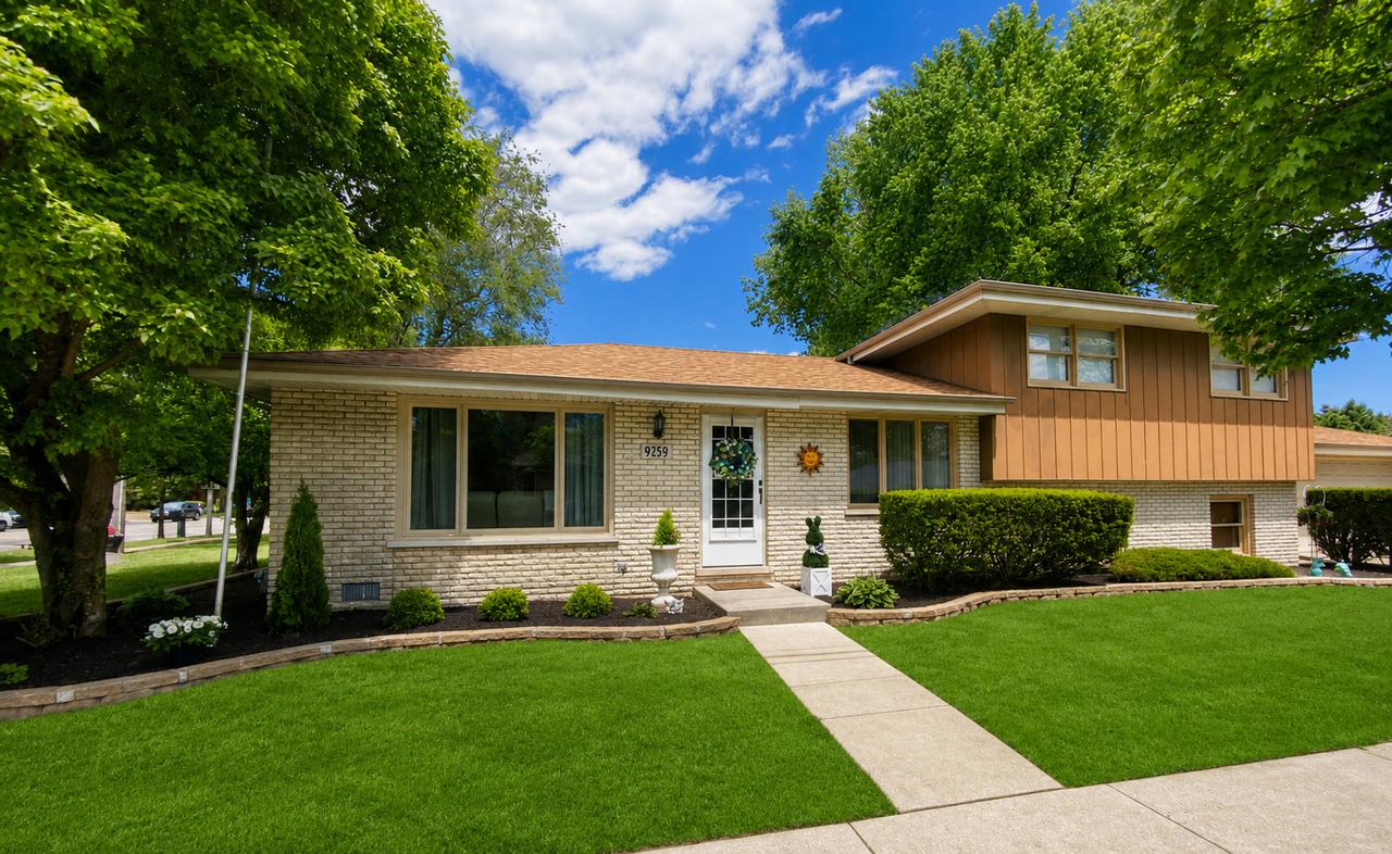 9259 Ridgeland Ave., Oak Lawn, IL 60453